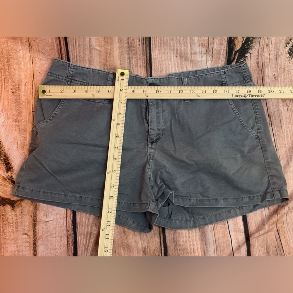 Gray Merona 12 Ladies Shorts 🎁🎁 (0034) - Picture 4 of 4